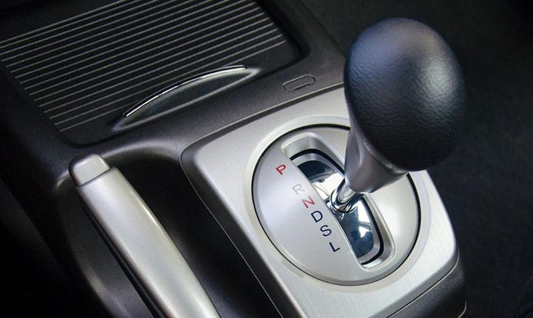Zum ersten Mal ein Auto mit Automatik fahren? 5 Tipps für eine entspannte Fahrt
