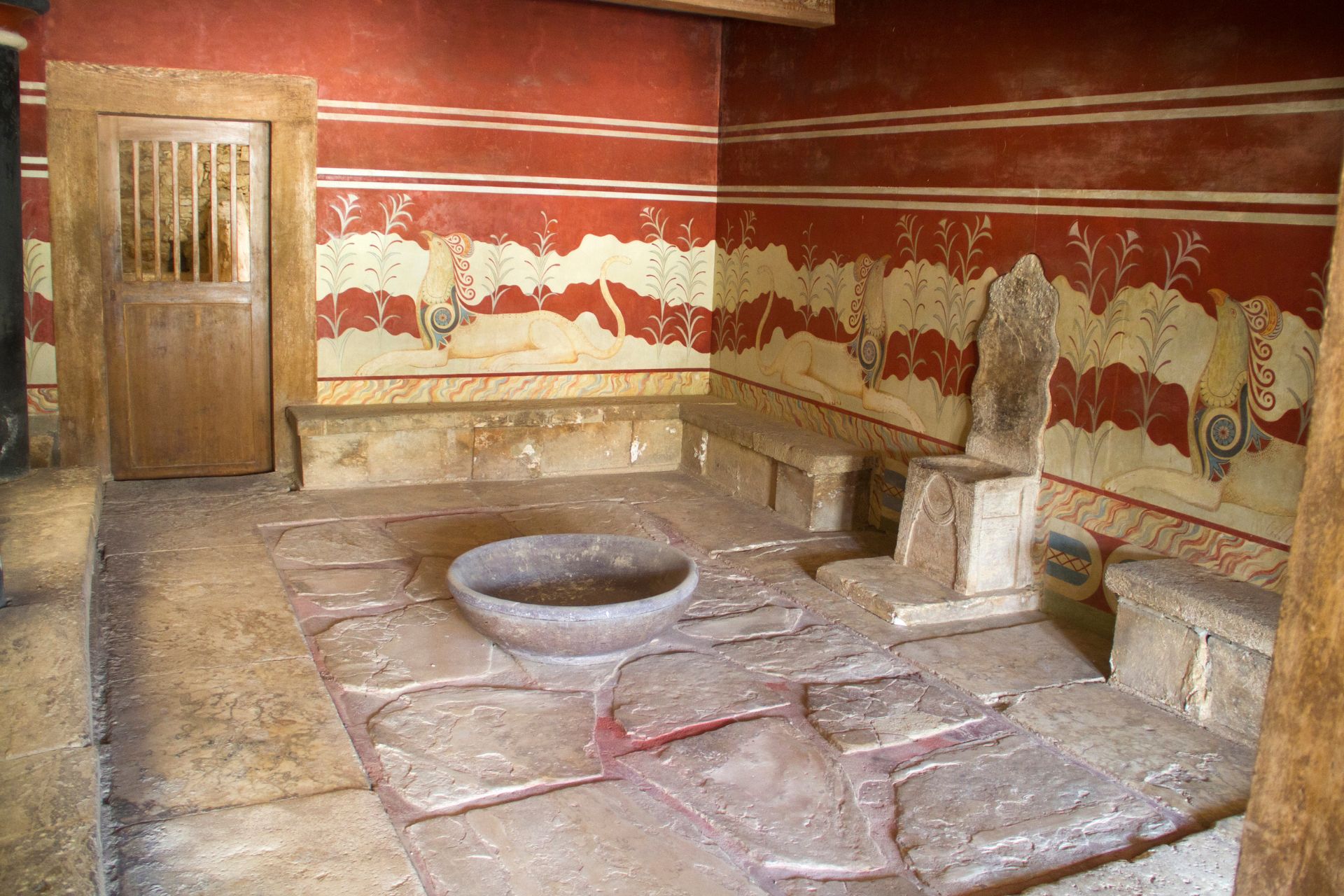throne room in knossos